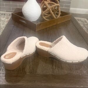 Cozy Cream Sherpa Mules with Wooden Heel